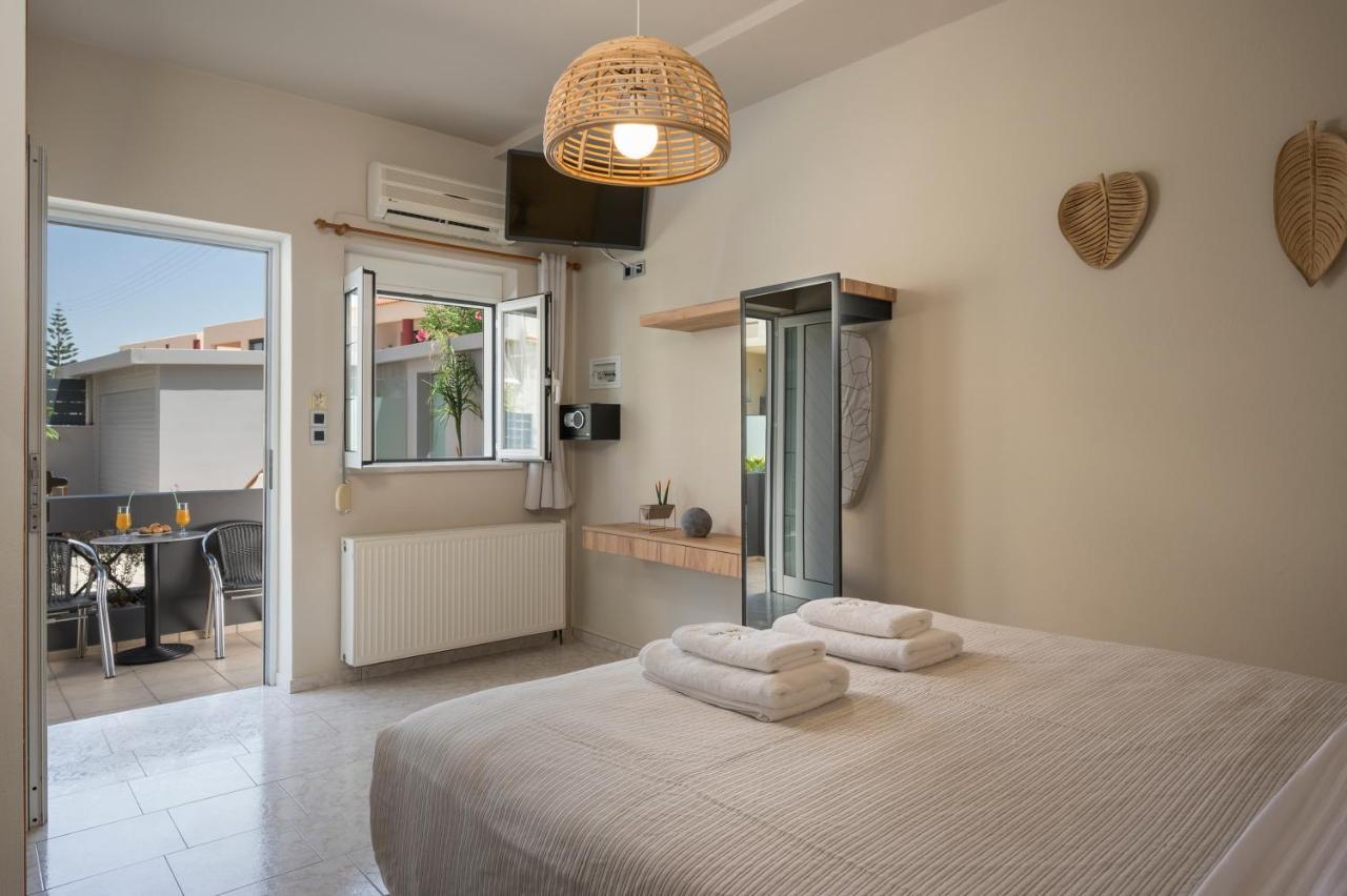 Sun Ray Studios Agia Marina 外观 照片